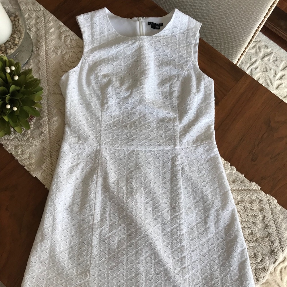 Theory Sleeveless White Eyelet Shift Dress Size 8
